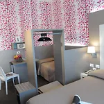 Astoria Hotel 3*